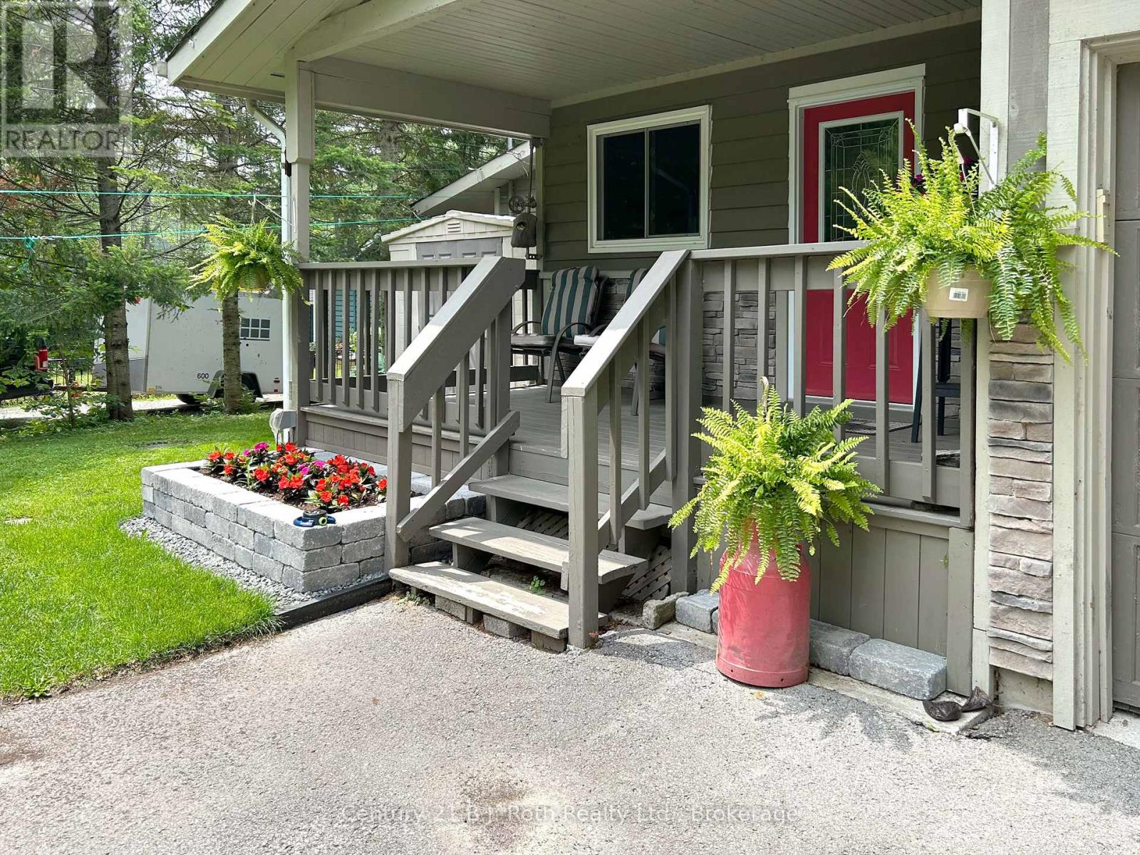 3609 Riverdale Drive, Severn, Ontario  L0K 2B0 - Photo 3 - S12913396