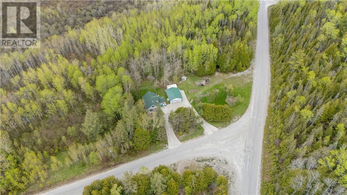 336 6th Concession Road W, Tehkummah, Ontario  P0P 2C0 - Photo 2 - 2127994