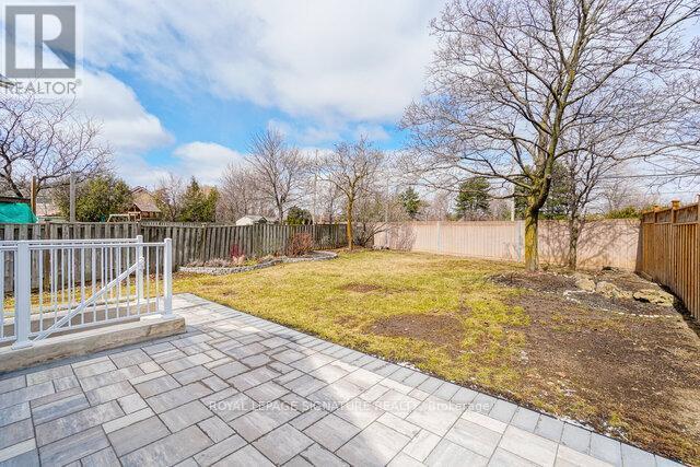 7102 Salme Drive, Mississauga, Ontario  L5N 5C7 - Photo 11 - W13127610