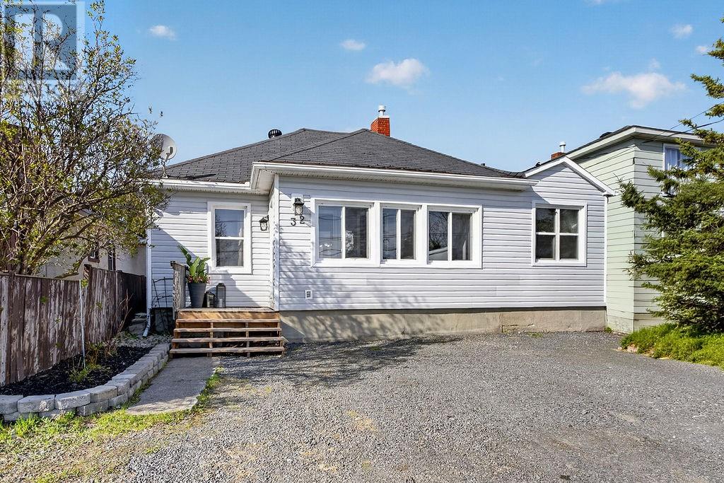 32 Hanna Avenue, Capreol, Ontario  P0M 1H0 - Photo 1 - 2128083