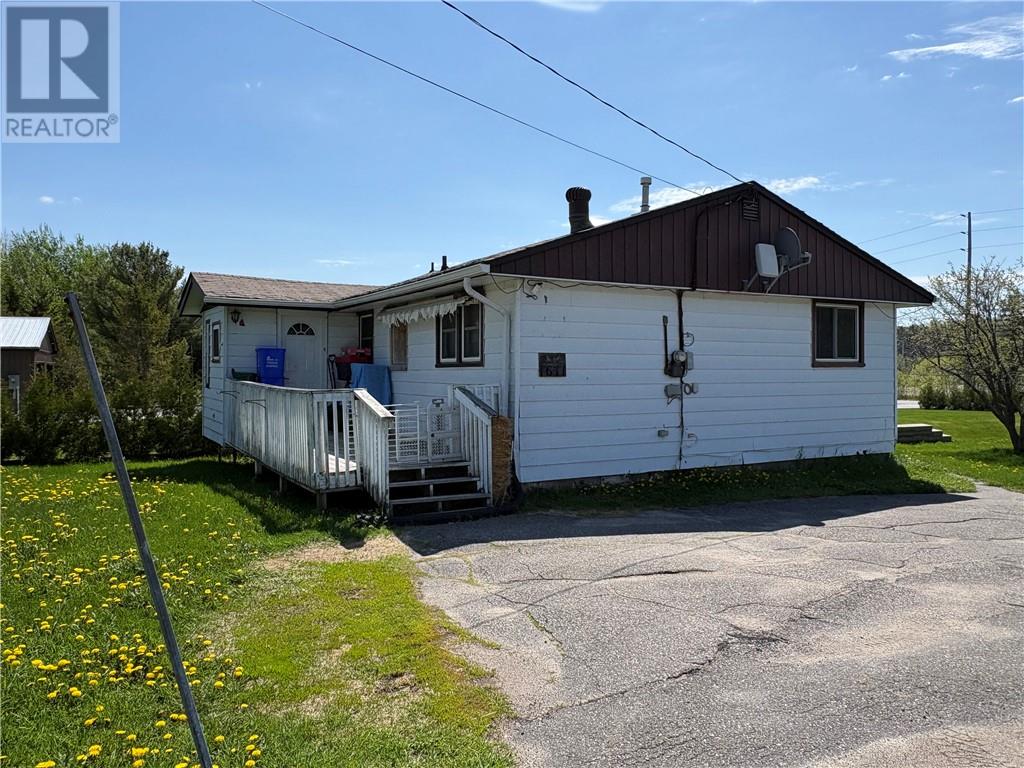 1671 Desloges Road, Sudbury, Ontario  P3G 1C3 - Photo 4 - 2128066