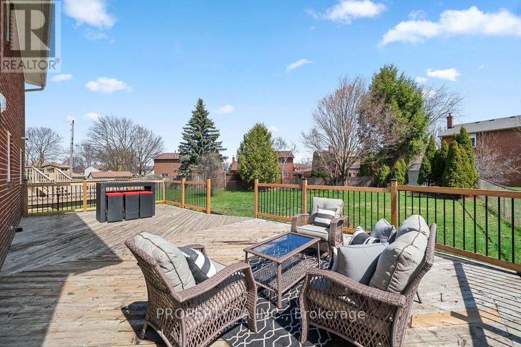 217 Hampton Court, Newmarket, Ontario  L3Y 6J5 - Photo 42 - N13088796