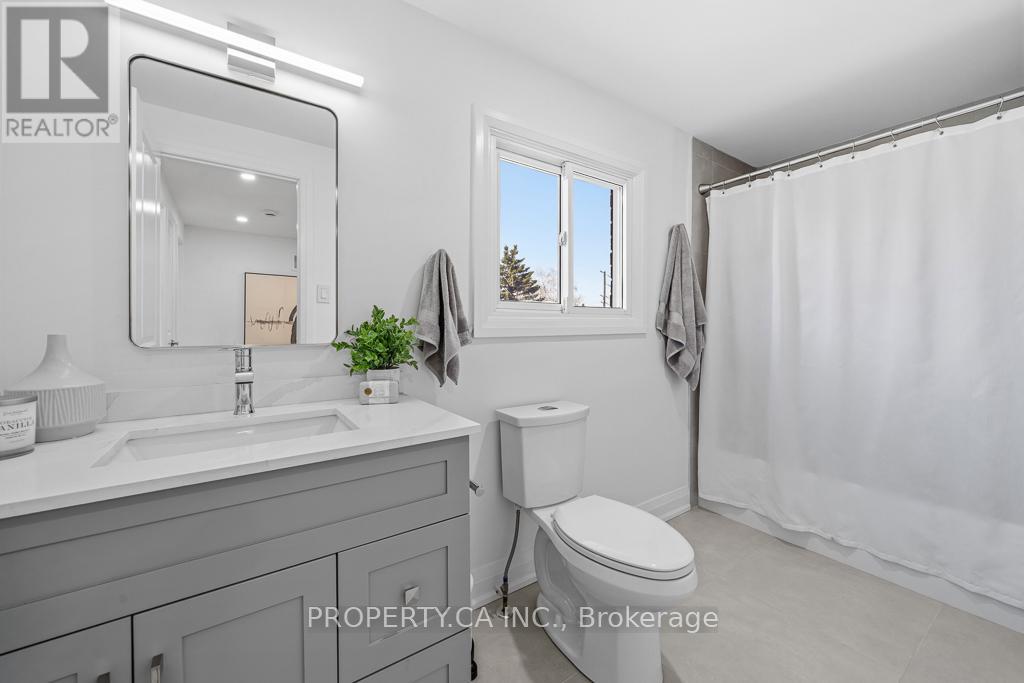 217 Hampton Court, Newmarket, Ontario  L3Y 6J5 - Photo 21 - N13088796