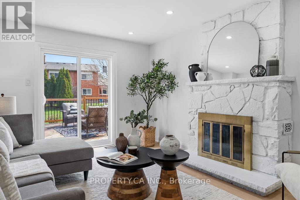 217 Hampton Court, Newmarket, Ontario  L3Y 6J5 - Photo 8 - N13088796