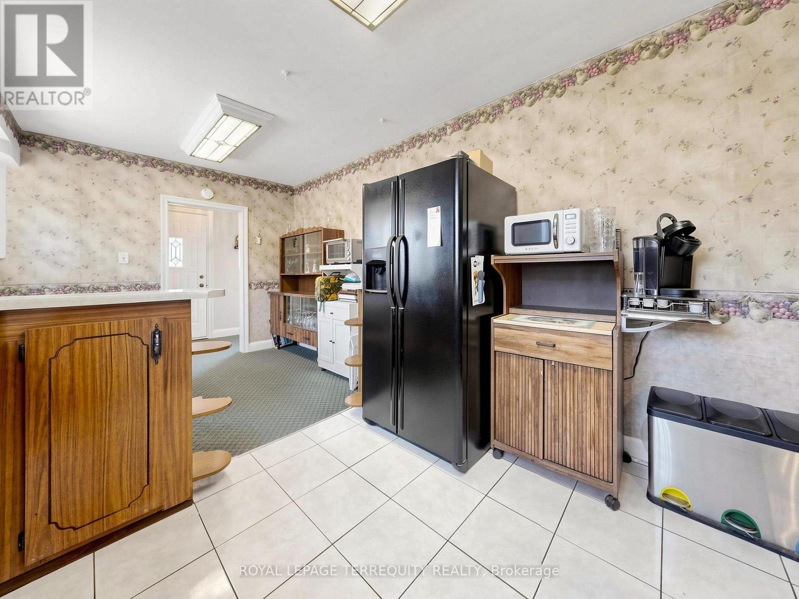39 Coules Court, Toronto, Ontario  M8W 2N8 - Photo 7 - W13166510