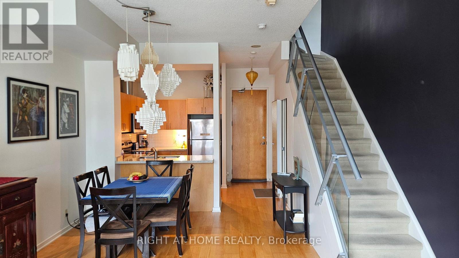 910 - 388 Richmond Avenue W, Toronto, Ontario  M5V 3P1 - Photo 6 - C13173332