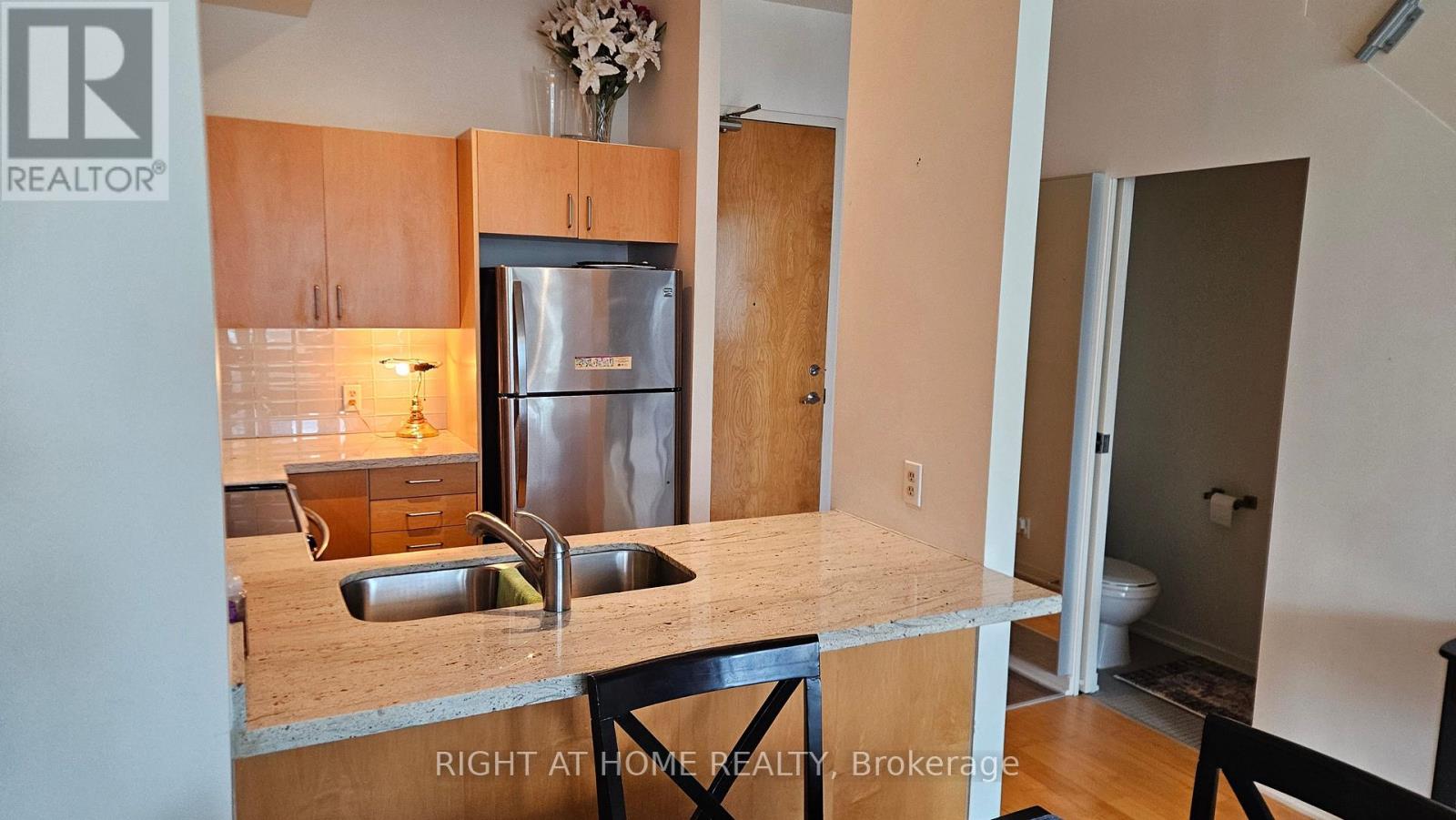 910 - 388 Richmond Avenue W, Toronto, Ontario  M5V 3P1 - Photo 9 - C13173332