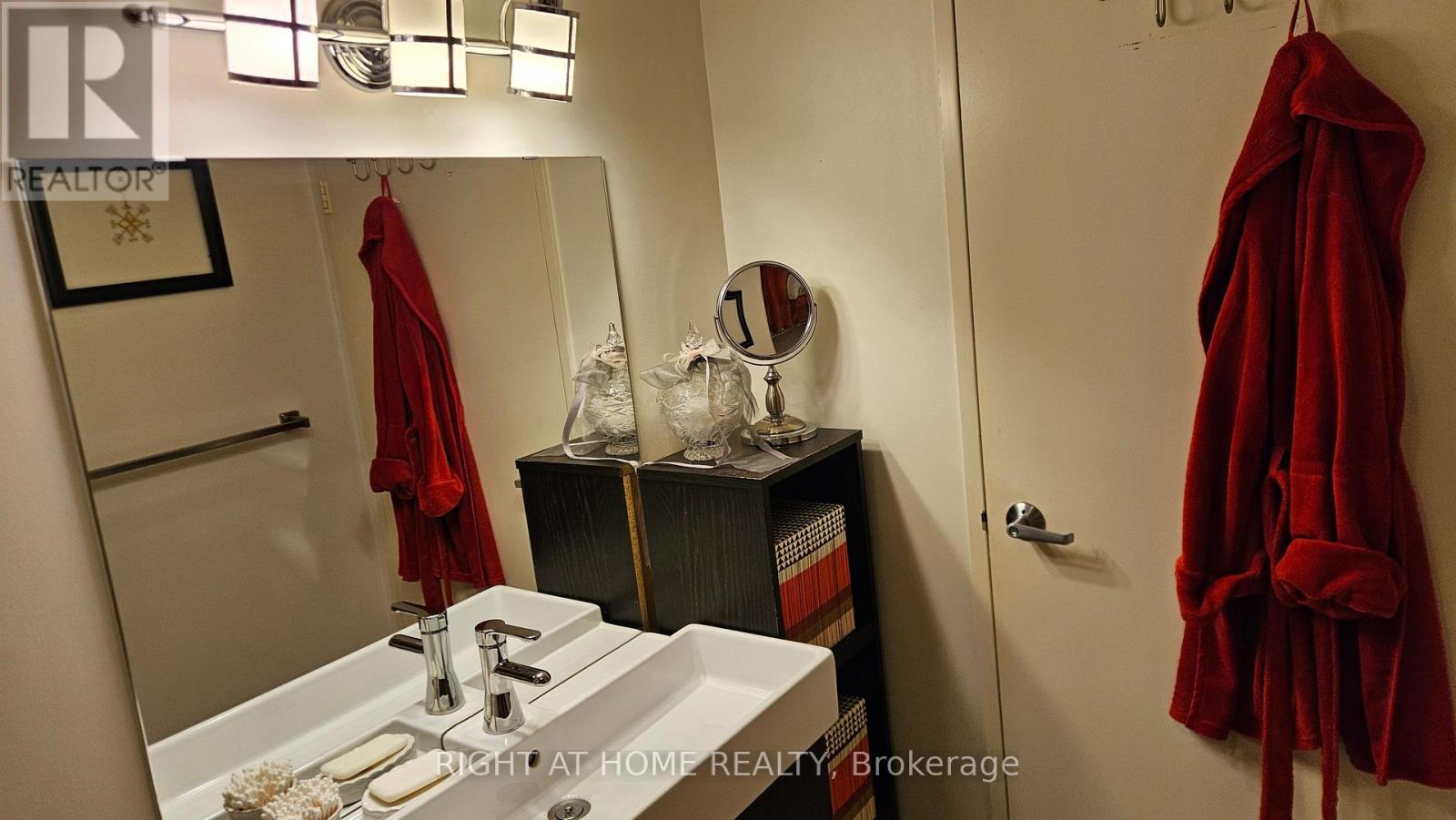 910 - 388 Richmond Avenue W, Toronto, Ontario  M5V 3P1 - Photo 23 - C13173332