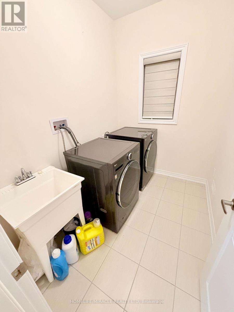 Upper Floor - 1284 Klondike Drive, Oshawa, Ontario  L1H 8L7 - Photo 10 - E13176062