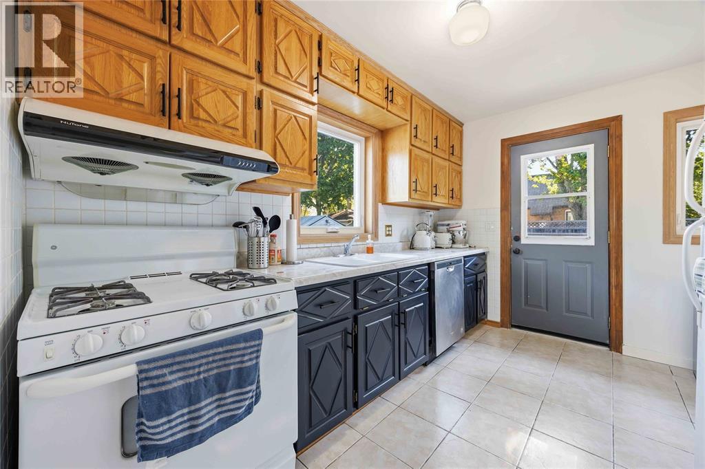 580 Indian Road North, Sarnia, Ontario  N7T 7G6 - Photo 13 - 26012202