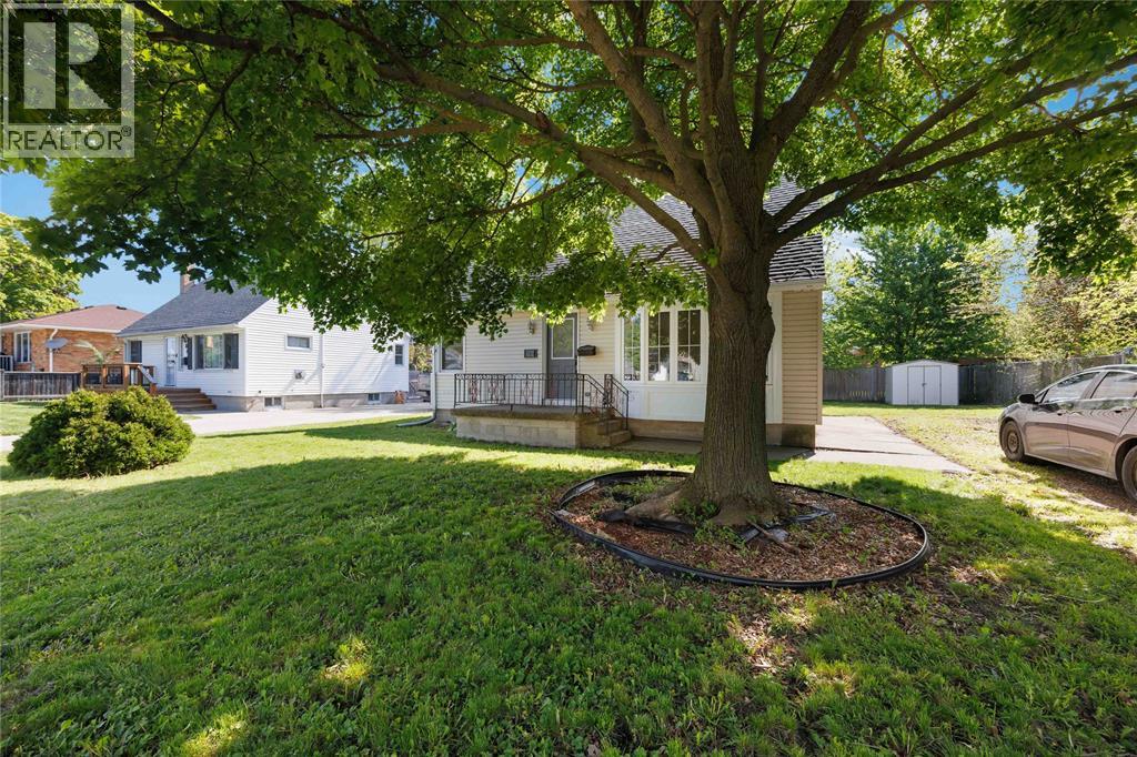 580 Indian Road North, Sarnia, Ontario  N7T 7G6 - Photo 2 - 26012202