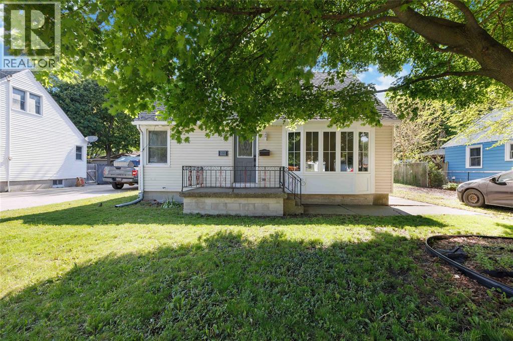 580 Indian Road North, Sarnia, Ontario  N7T 7G6 - Photo 3 - 26012202