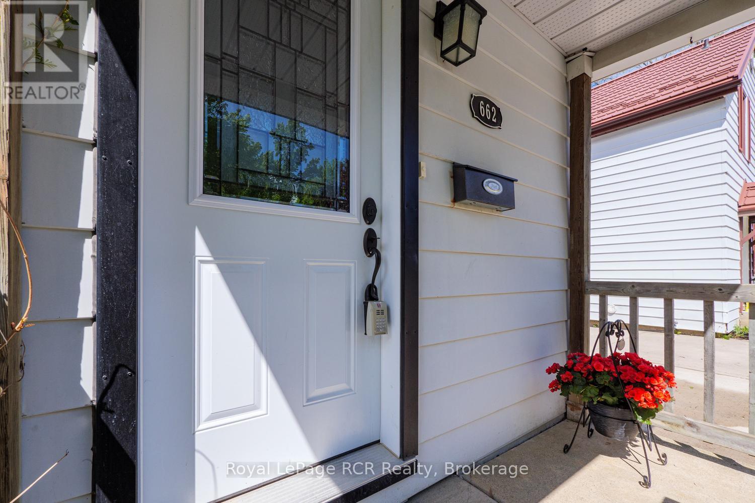 662 7th Avenue E, Owen Sound, Ontario  N4K 2X8 - Photo 7 - X12962782
