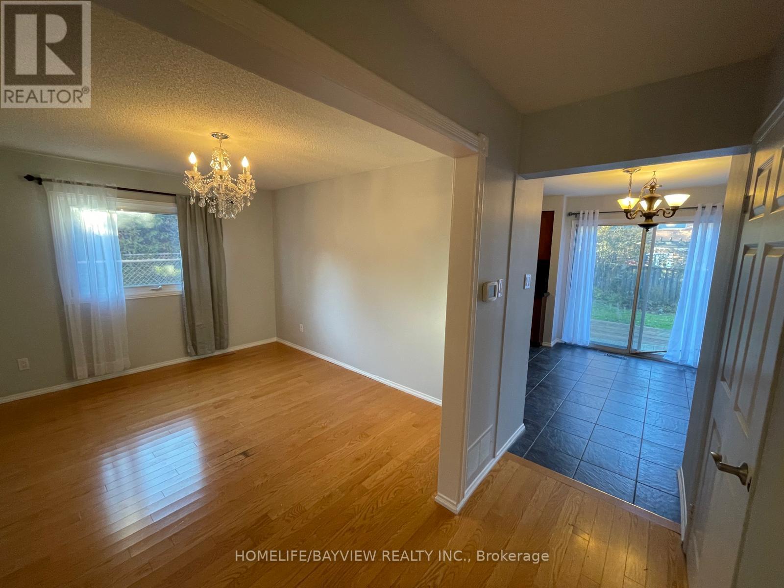 128 Heathwood Heights Drive, Aurora, Ontario  L4G 4W1 - Photo 6 - N13175336