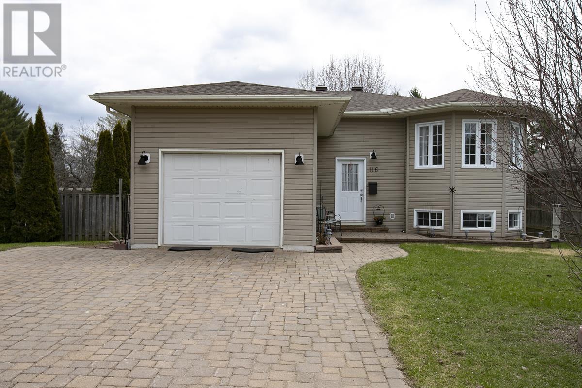 116 Willowdale St, Sault Ste. Marie, Ontario  P6A 5Z4 - Photo 2 - SM261042