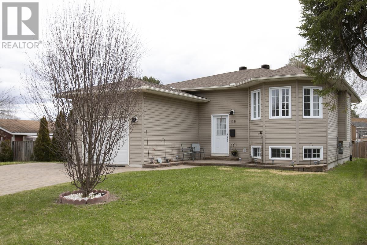 116 Willowdale St, Sault Ste. Marie, Ontario  P6A 5Z4 - Photo 3 - SM261042