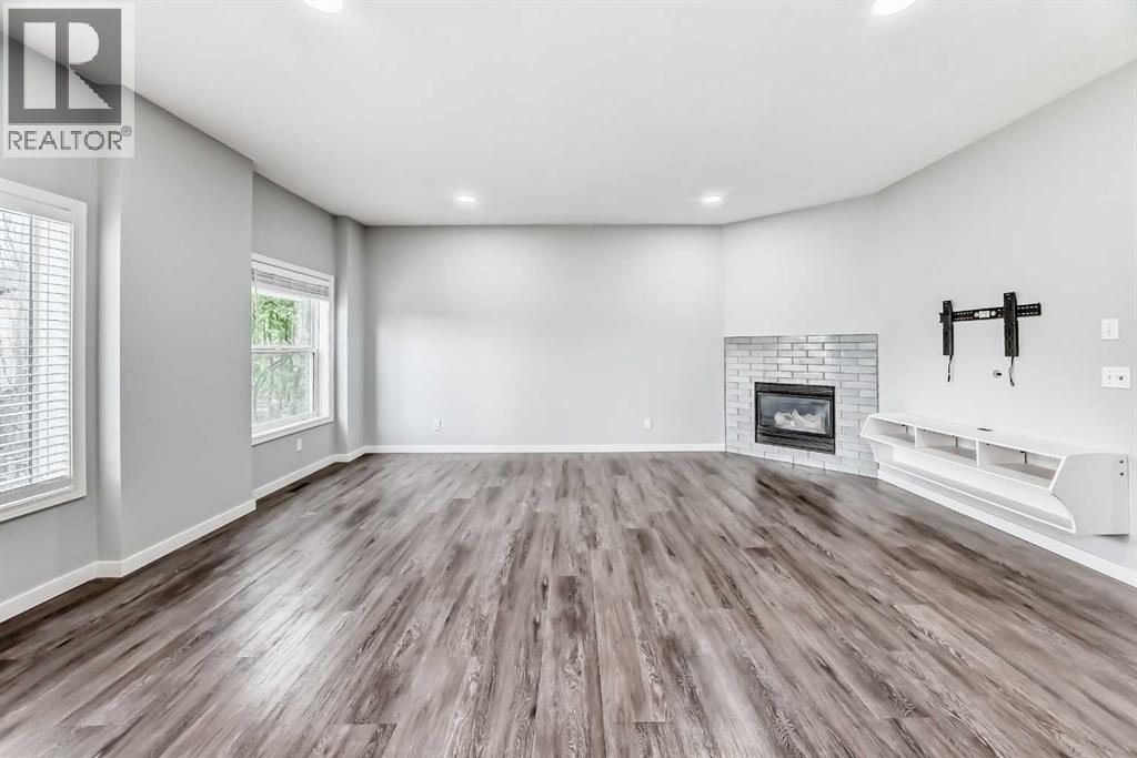 114 Valley Crest Close NW, Calgary, Alberta  T3B 5W9 - Photo 9 - A2313293