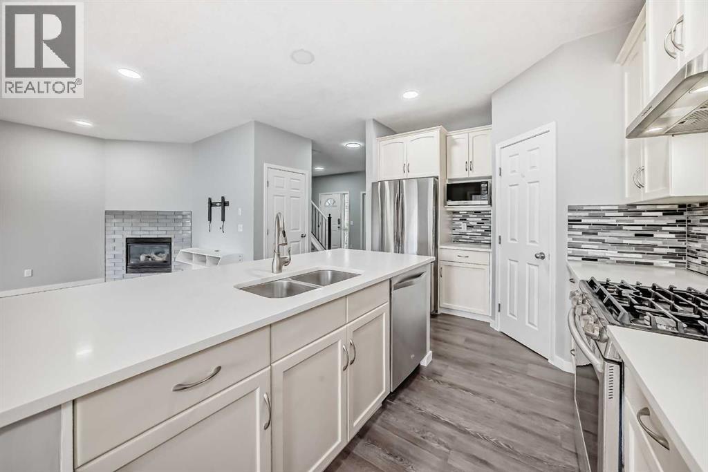 114 Valley Crest Close NW, Calgary, Alberta  T3B 5W9 - Photo 6 - A2313293