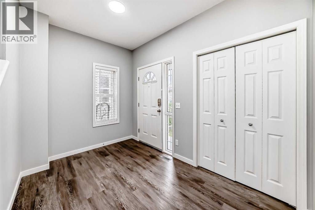 114 Valley Crest Close NW, Calgary, Alberta  T3B 5W9 - Photo 2 - A2313293