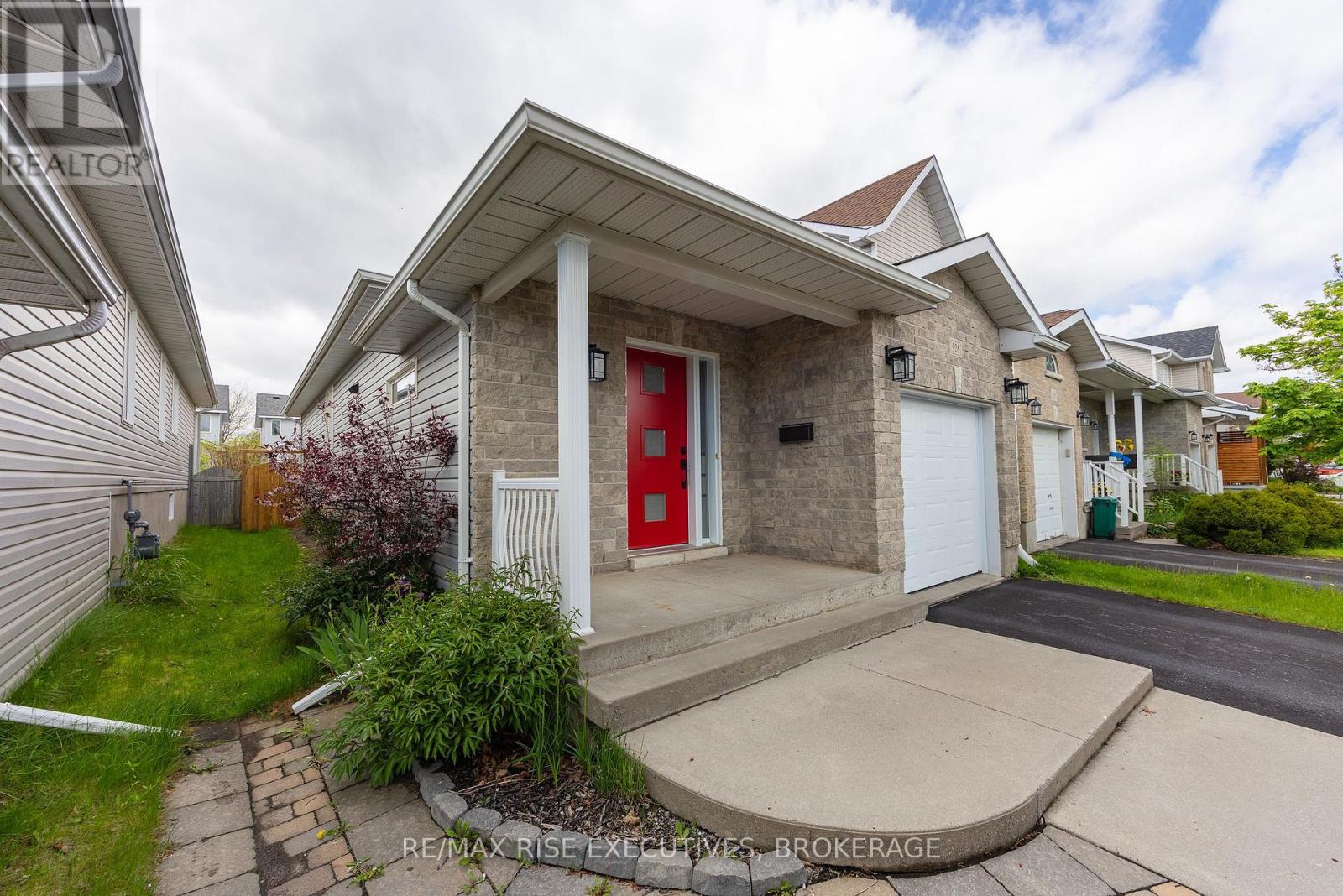 926 Bluffwood Avenue, Kingston, Ontario K7K 7K4 - Photo 2 - X13185860