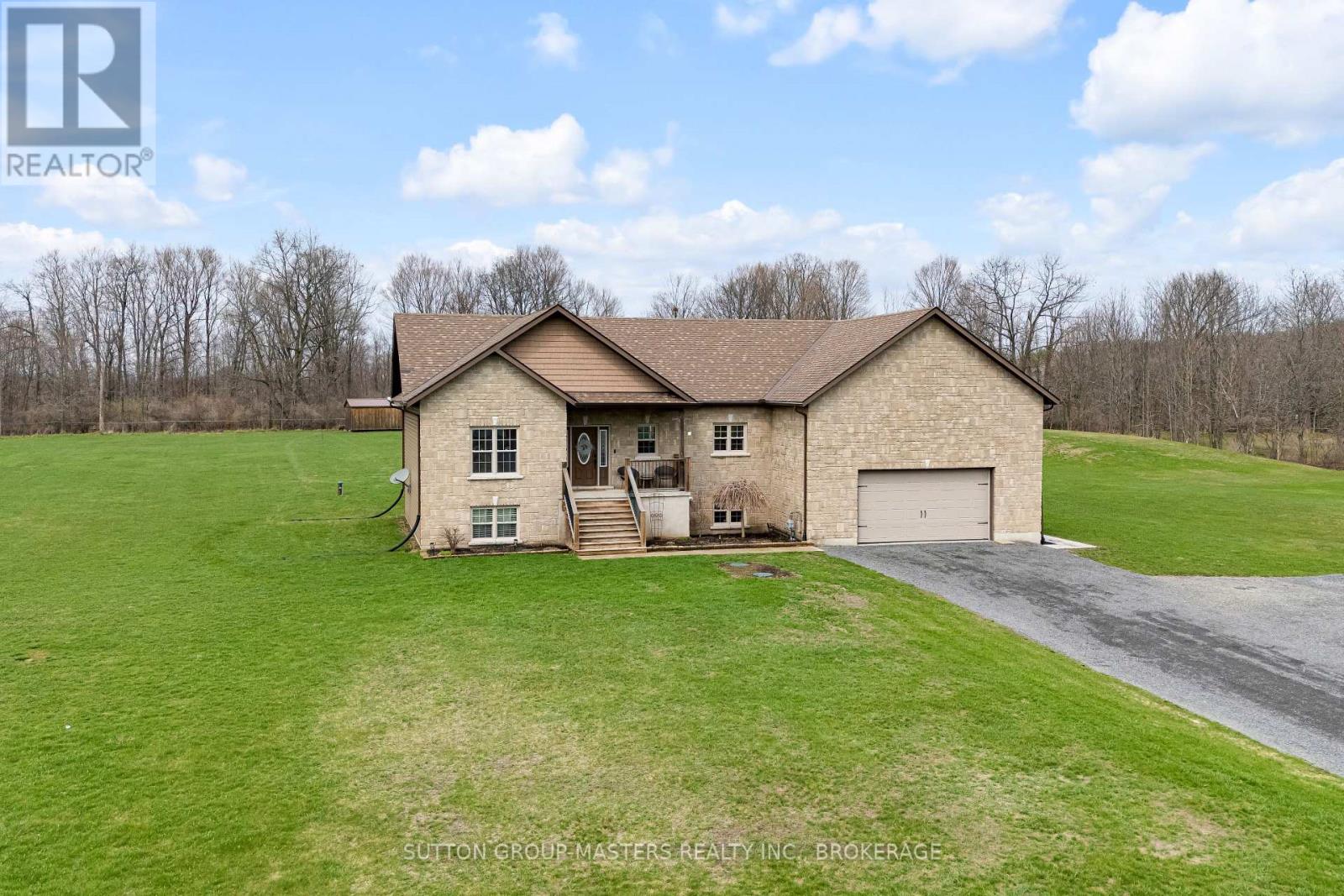 11 Dawson Drive, Gananoque, Ontario  K7G 2V4 - Photo 2 - X13185864