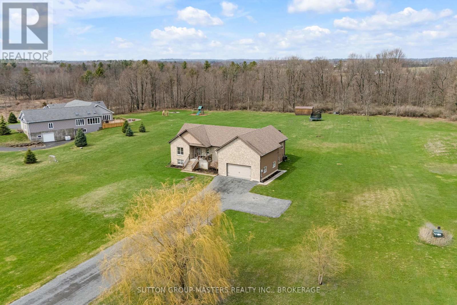 11 Dawson Drive, Gananoque, Ontario  K7G 2V4 - Photo 3 - X13185864