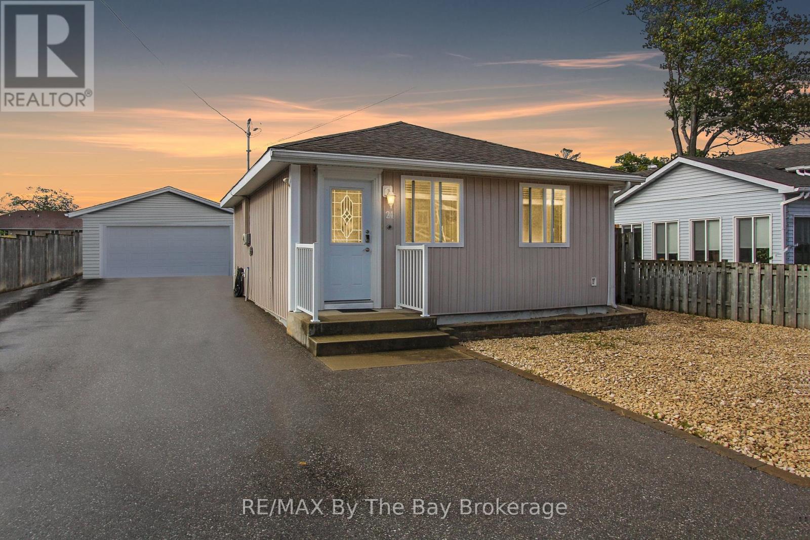 24 GLENWOOD DRIVE, wasaga beach, Ontario