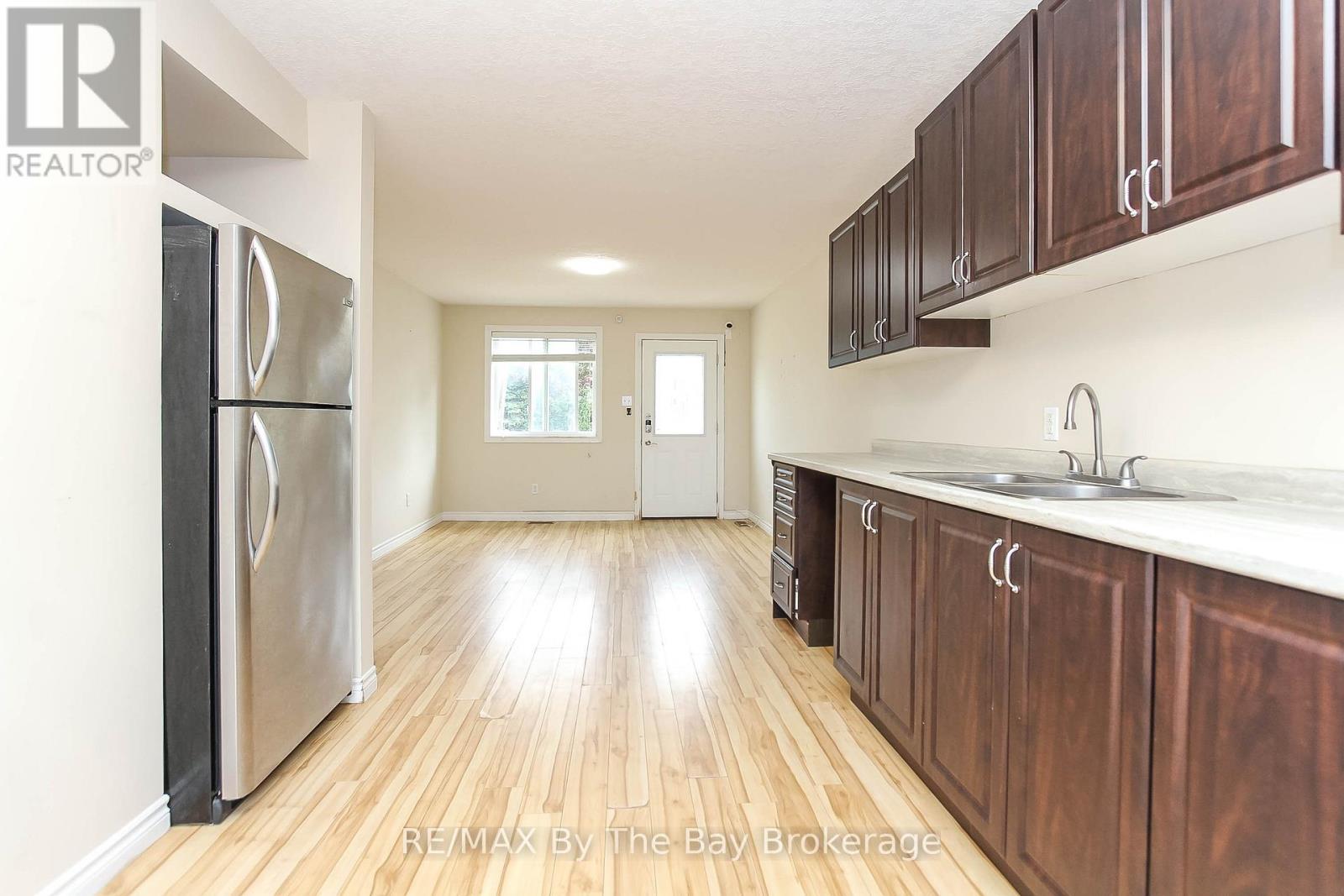 24 Glenwood Drive, Wasaga Beach, Ontario  L9Z 2K5 - Photo 14 - S13186032