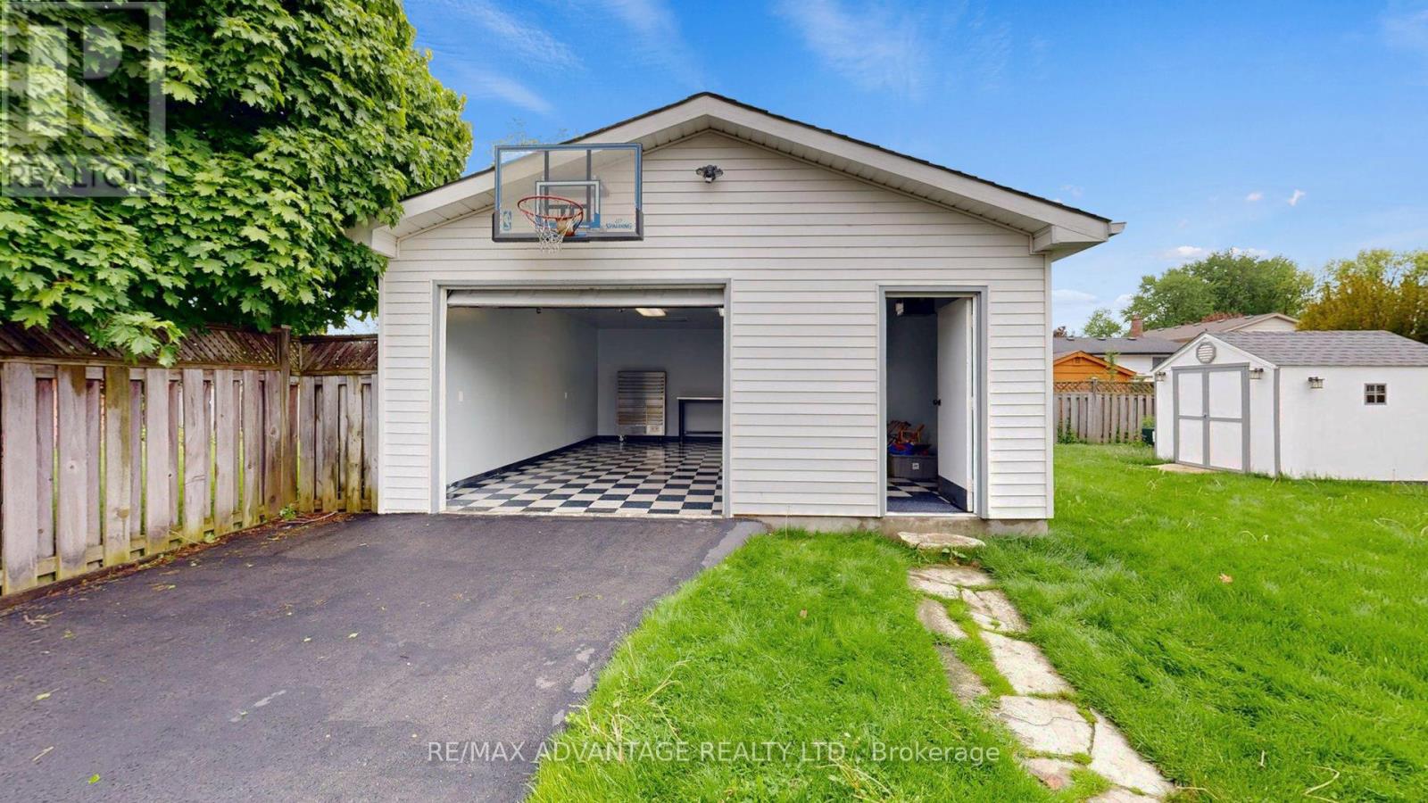 17 Finch Crescent, London South, Ontario  N6E 2E4 - Photo 30 - X13185670