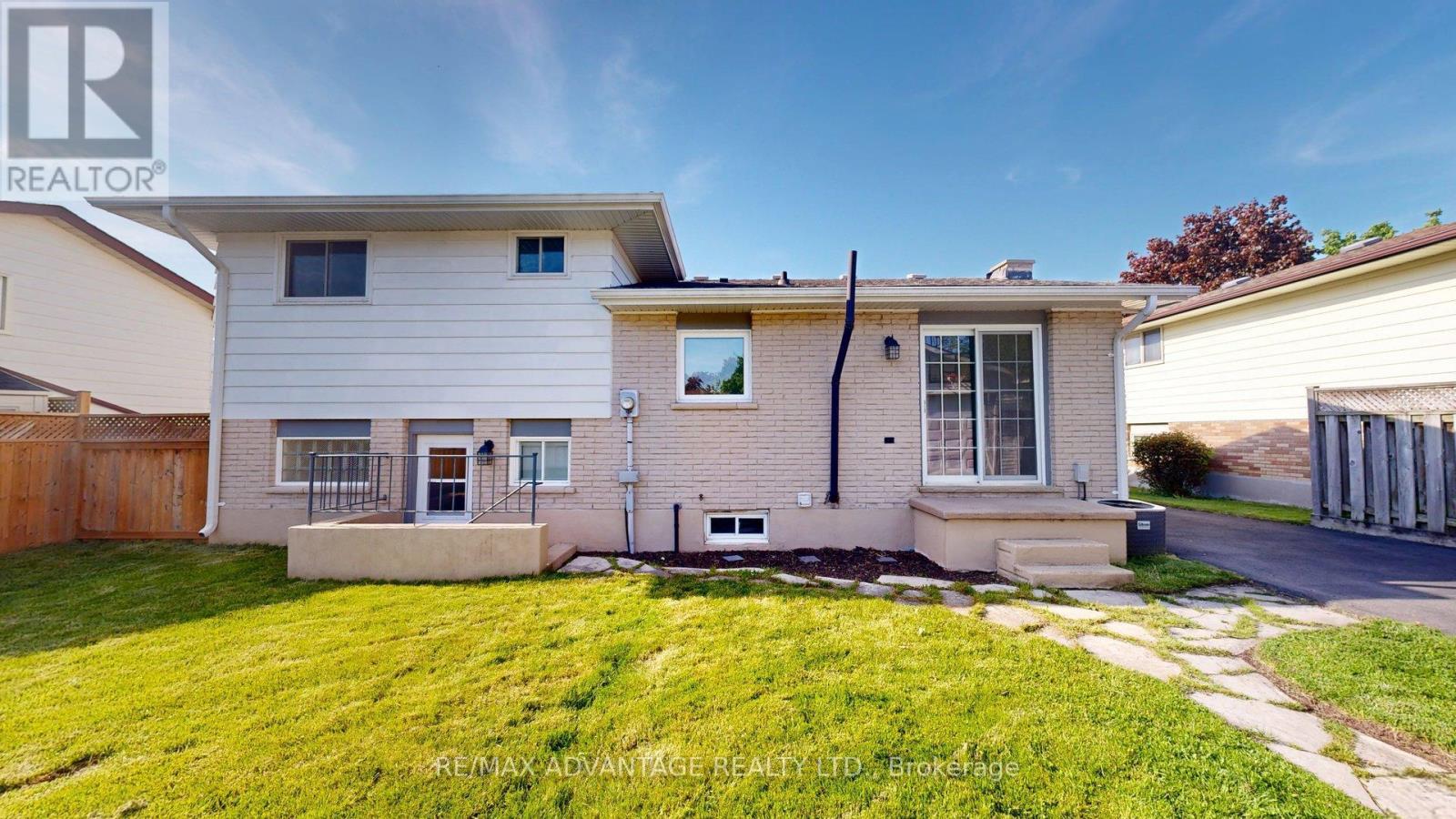 17 Finch Crescent, London South, Ontario  N6E 2E4 - Photo 32 - X13185670