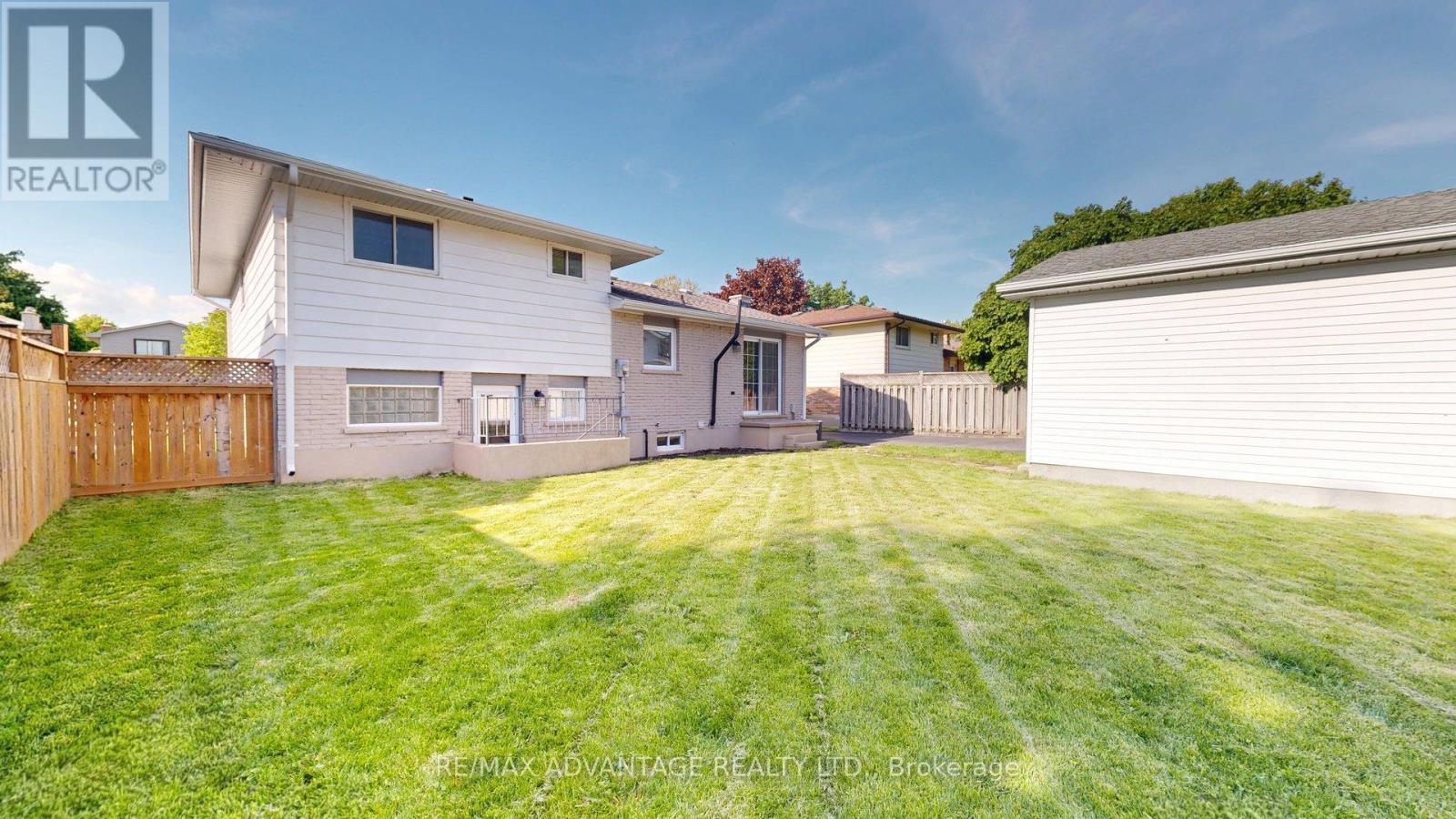 17 Finch Crescent, London South, Ontario  N6E 2E4 - Photo 33 - X13185670
