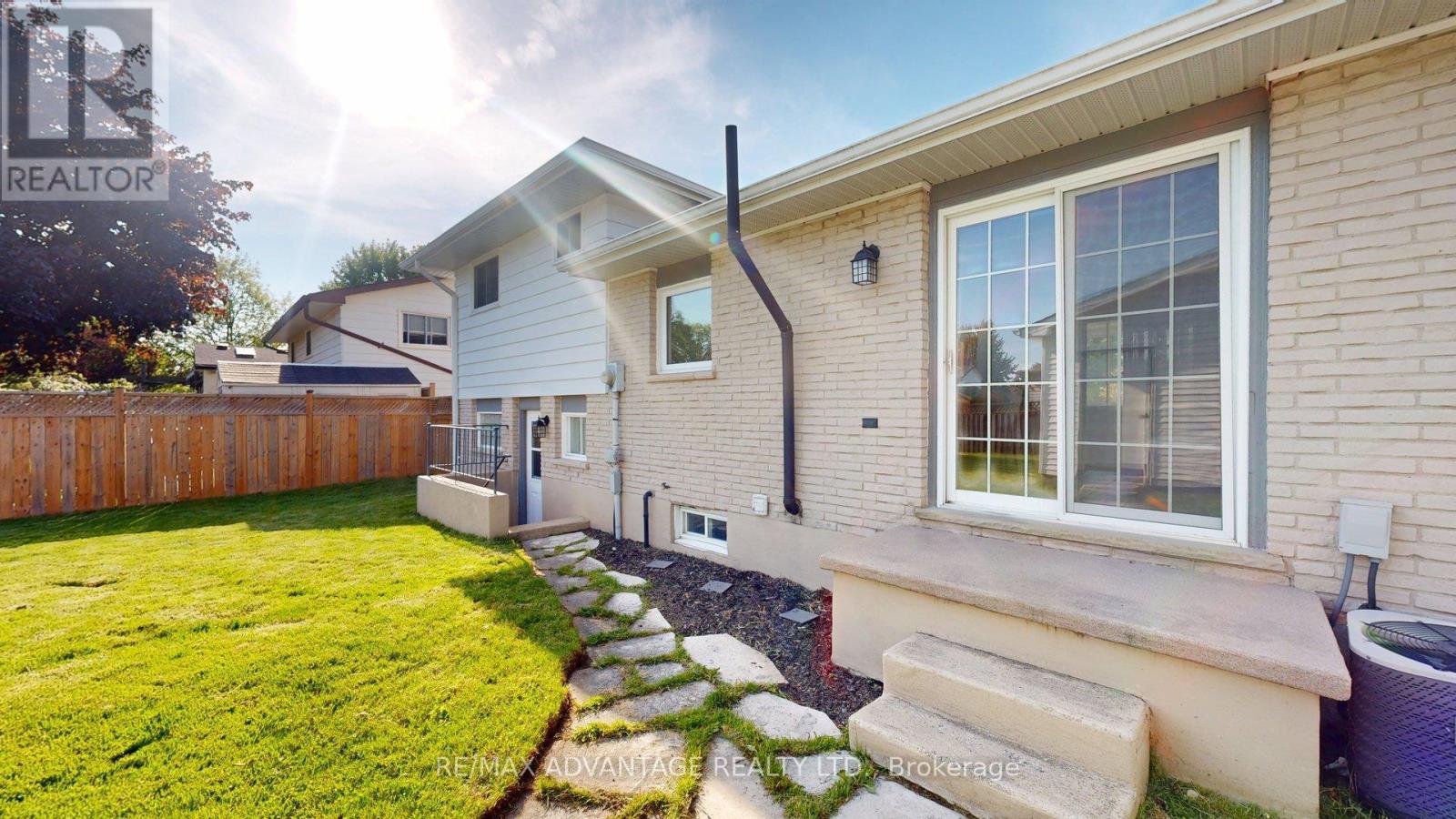 17 Finch Crescent, London South, Ontario  N6E 2E4 - Photo 34 - X13185670
