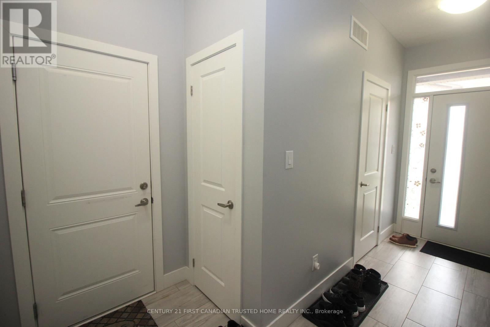 96 - 2070 Meadowgate Boulevard, London South, Ontario  N6M 0H5 - Photo 4 - X13186024