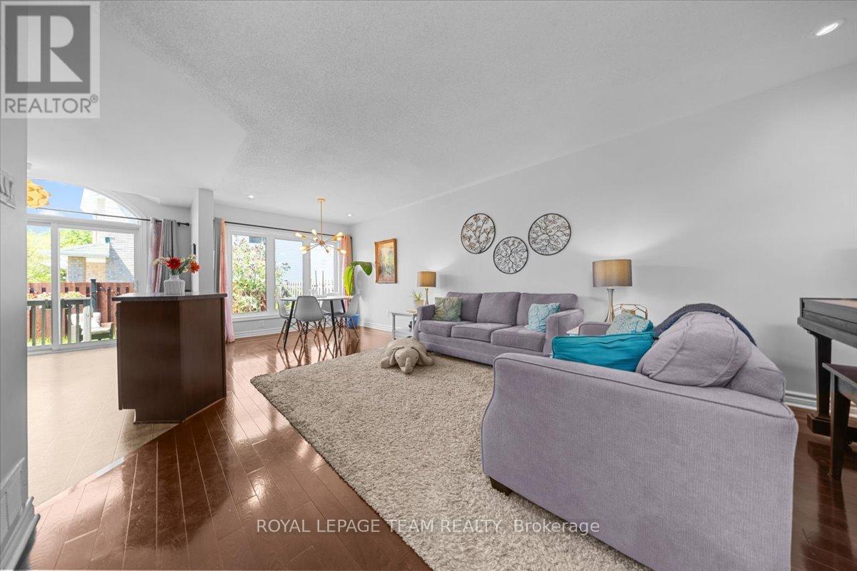 345 Forestbrook Street, Ottawa, Ontario  K2K 0B8 - Photo 13 - X13184286