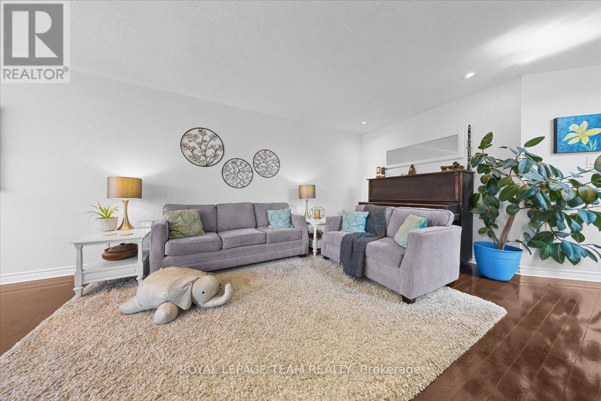 345 Forestbrook Street, Ottawa, Ontario  K2K 0B8 - Photo 15 - X13184286