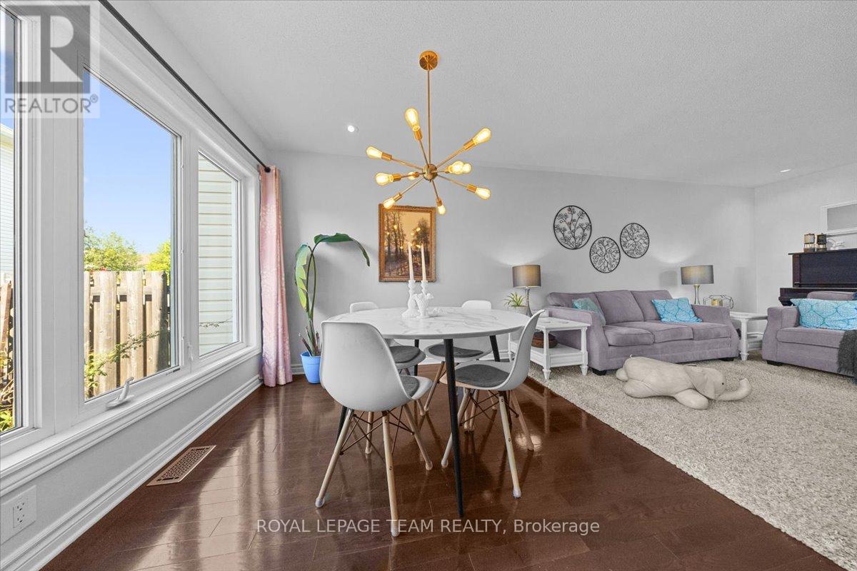 345 Forestbrook Street, Ottawa, Ontario  K2K 0B8 - Photo 18 - X13184286