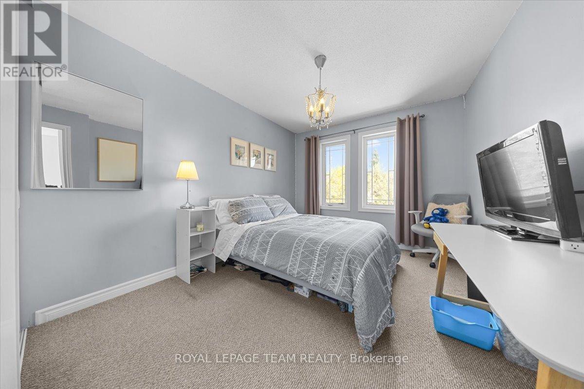 345 Forestbrook Street, Ottawa, Ontario  K2K 0B8 - Photo 31 - X13184286