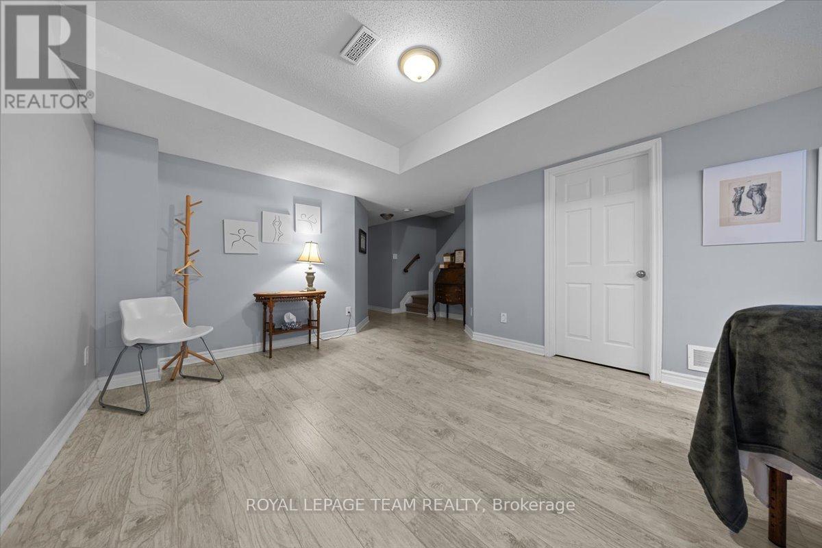 345 Forestbrook Street, Ottawa, Ontario  K2K 0B8 - Photo 36 - X13184286