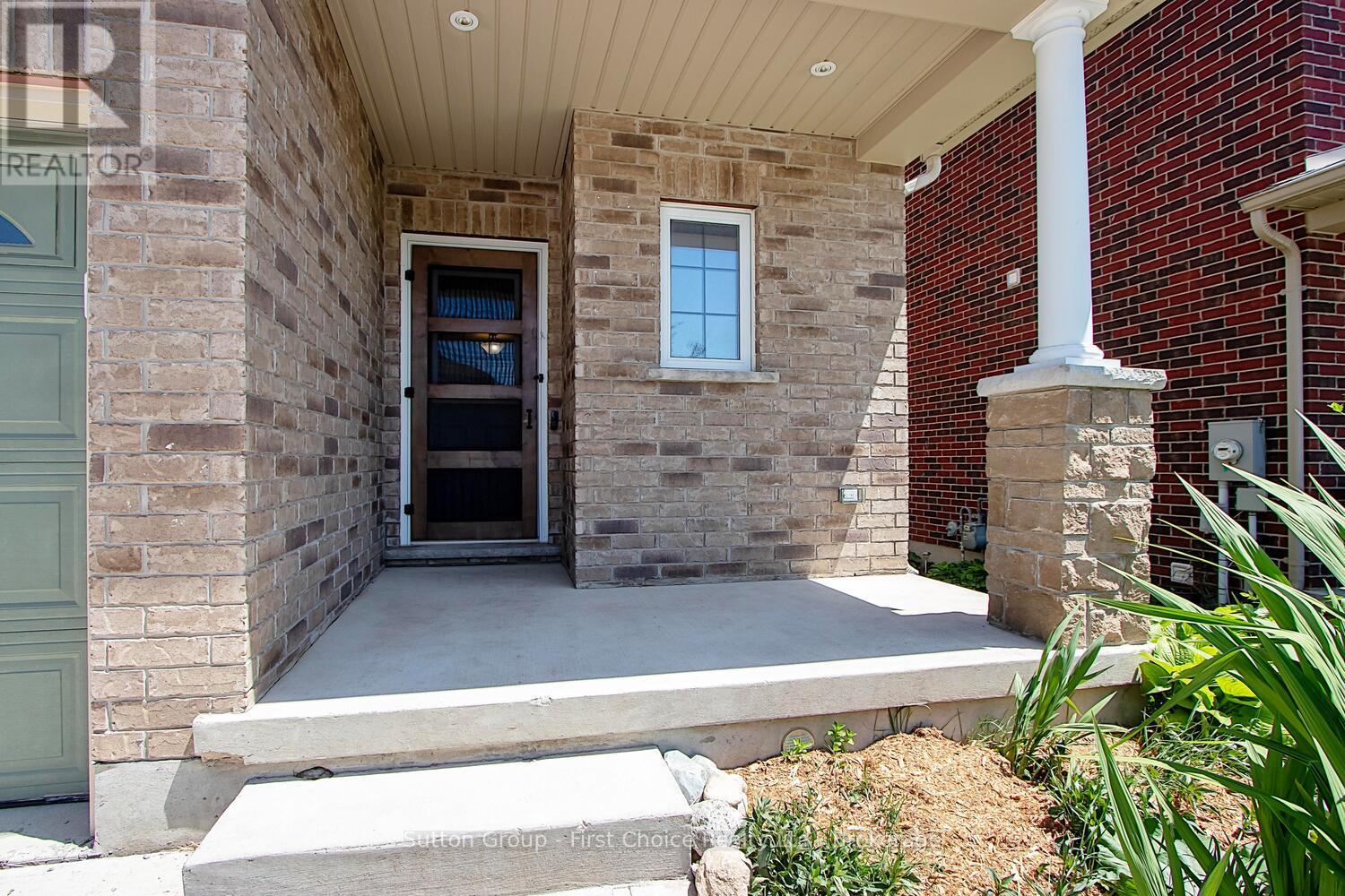 26 Brown Street, Stratford, Ontario  N5A 0B8 - Photo 5 - X13185434