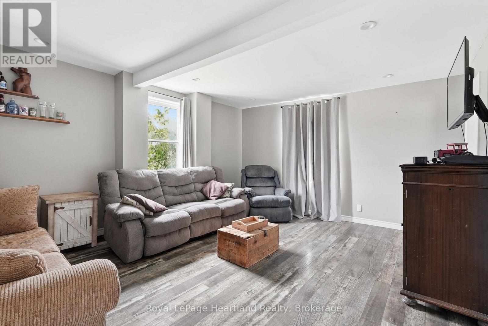 19 Whitechurch Street, Huron-Kinloss, Ontario  N0G 2W0 - Photo 14 - X13185576