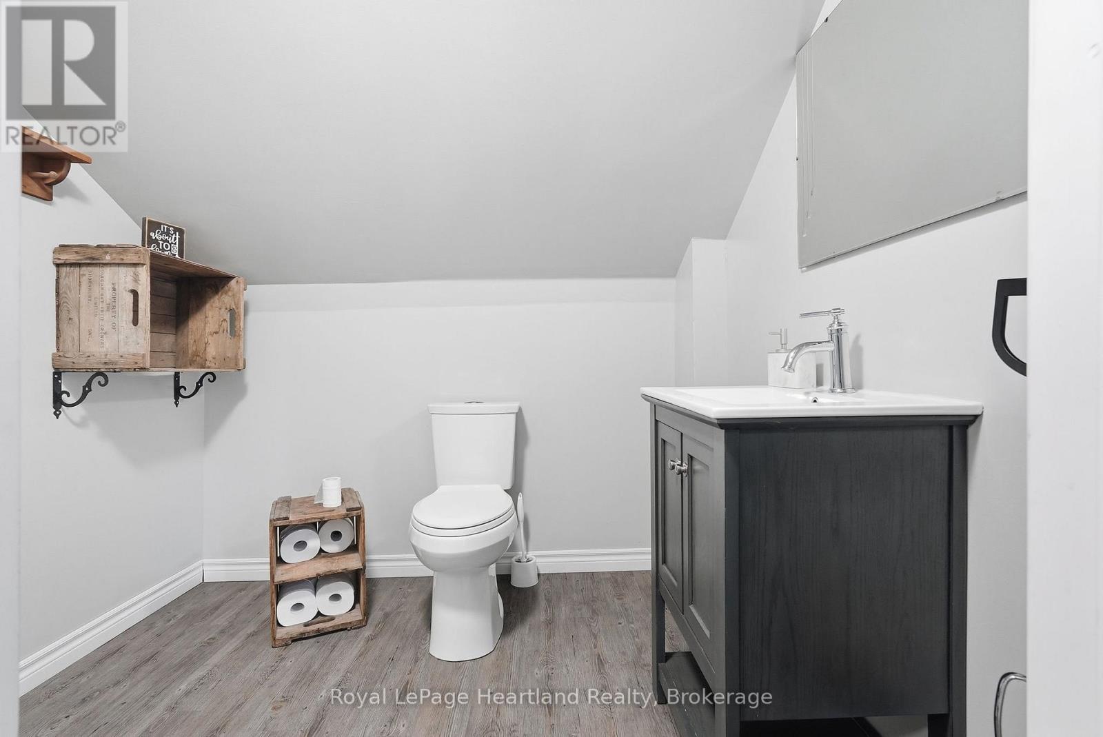 19 Whitechurch Street, Huron-Kinloss, Ontario  N0G 2W0 - Photo 23 - X13185576