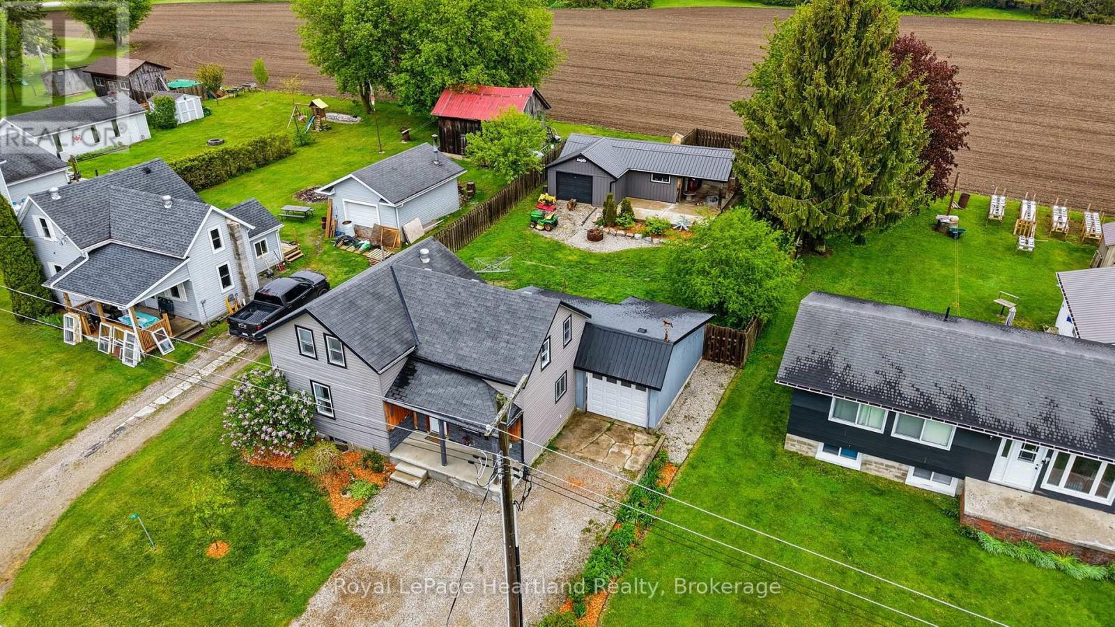 19 Whitechurch Street, Huron-Kinloss, Ontario  N0G 2W0 - Photo 35 - X13185576