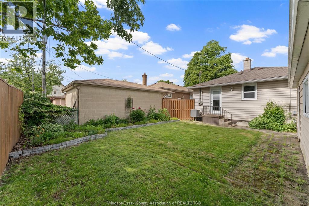1531 Labadie, Windsor, Ontario N8Y 4H3 - Photo 25 - 26012282