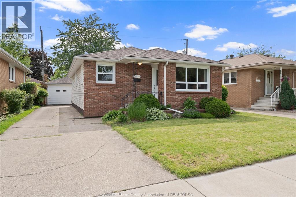 1531 Labadie, Windsor, Ontario N8Y 4H3 - Photo 3 - 26012282