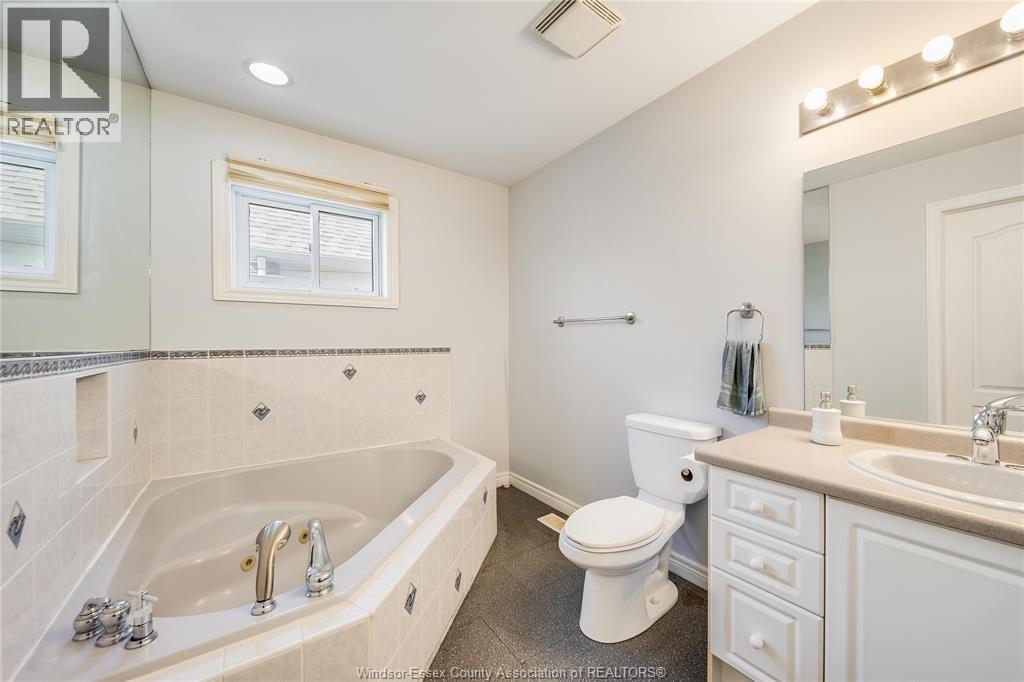 185 Elm Avenue, Windsor, Ontario N9A 5G9 - Photo 27 - 26011949