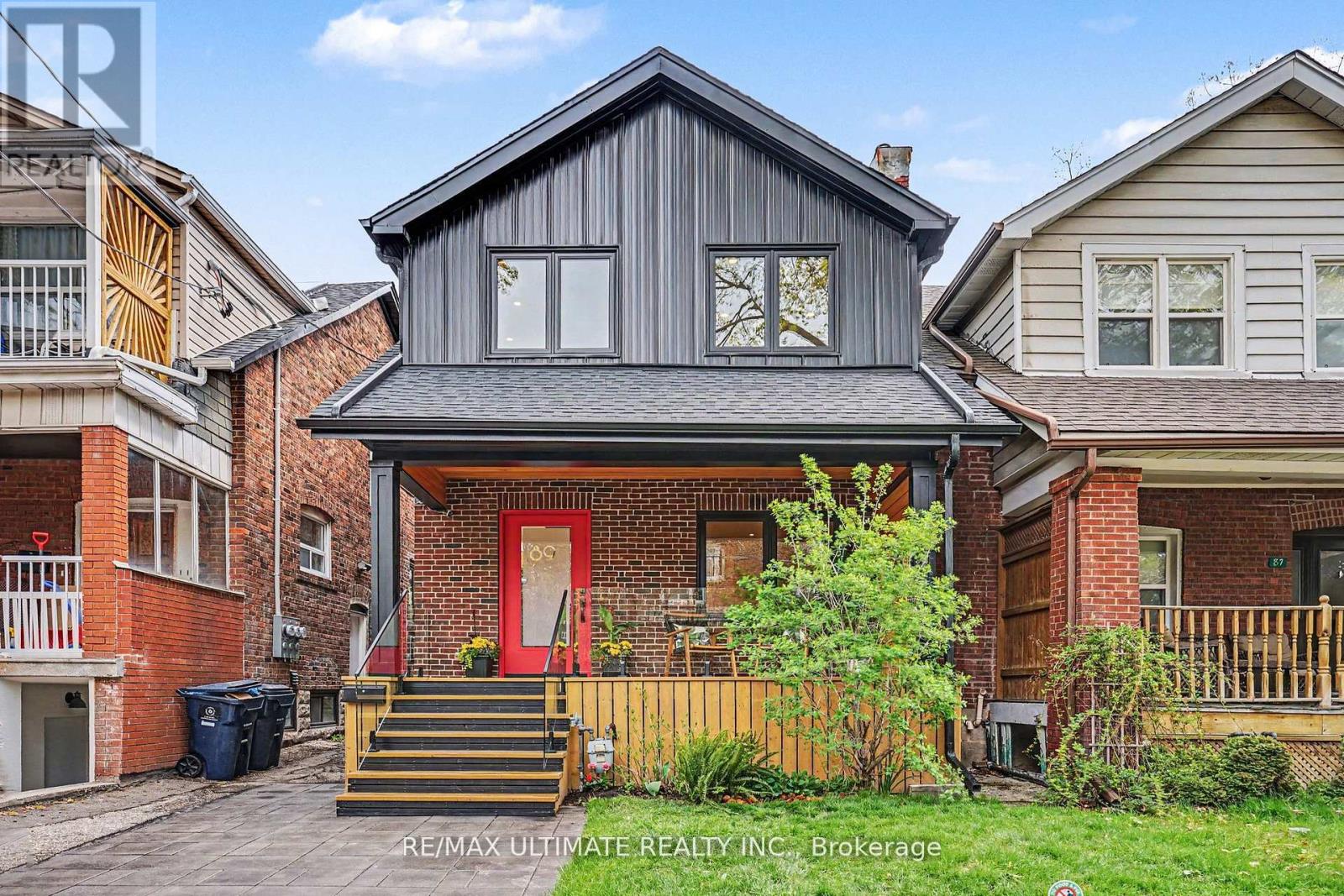 89 Alberta Avenue W, Toronto, Ontario  M6H 2R7 - Photo 2 - C13184206