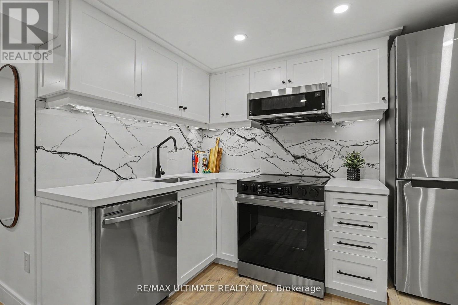 89 Alberta Avenue W, Toronto, Ontario  M6H 2R7 - Photo 36 - C13184206