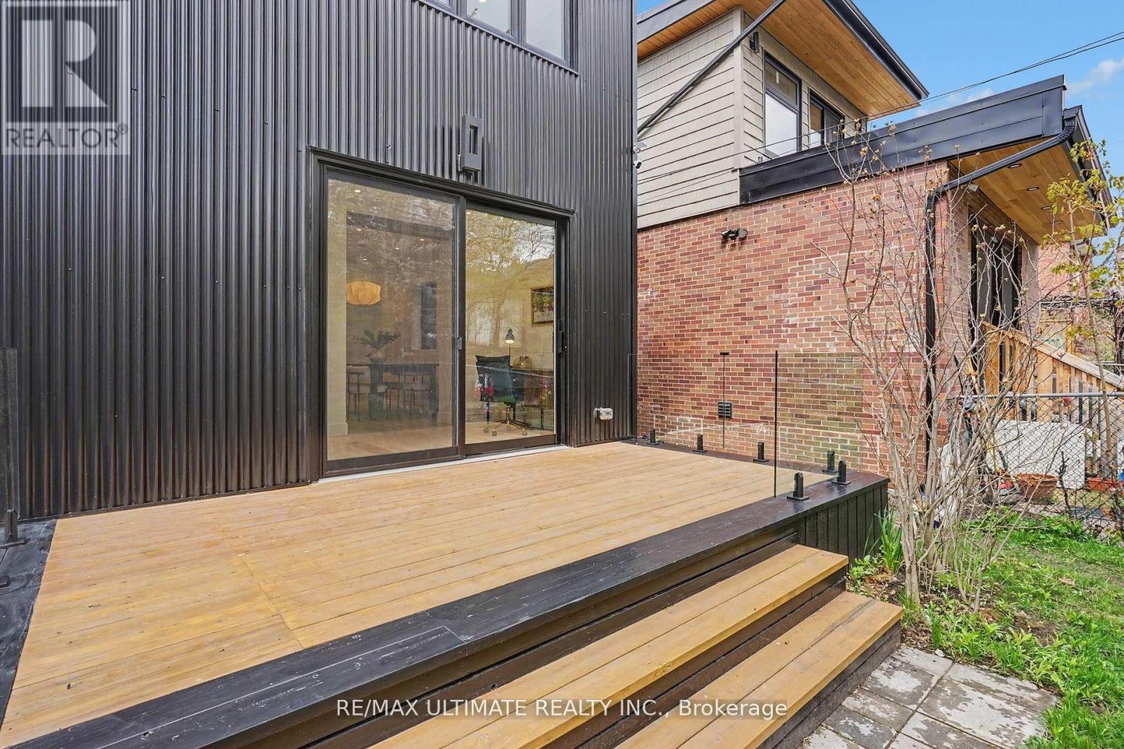 89 Alberta Avenue W, Toronto, Ontario  M6H 2R7 - Photo 46 - C13184206