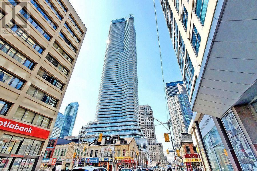 1107 - 11 Wellesley Street W, Toronto, Ontario  M4Y 0G4 - Photo 2 - C13184666