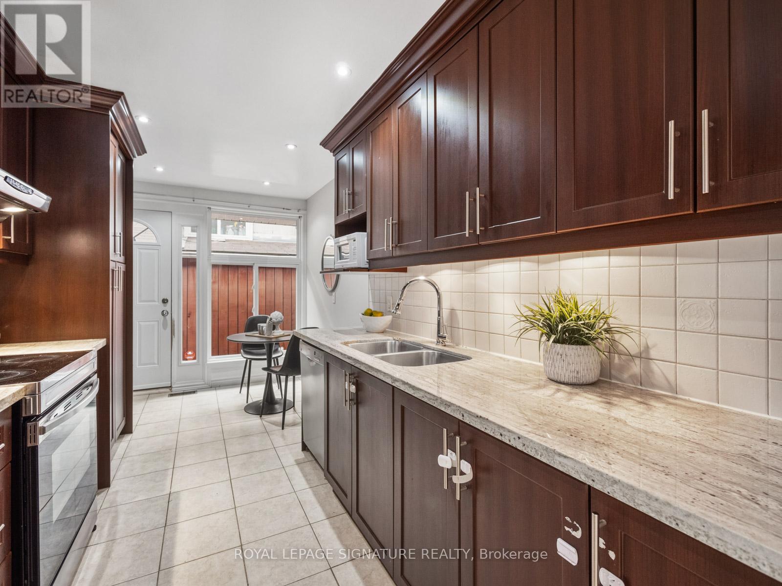 19 Shoreland Crescent, Toronto, Ontario  M1G 1M4 - Photo 13 - E13184602
